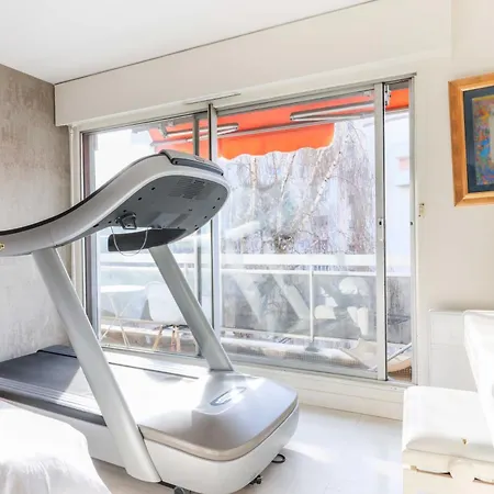 Cosy With Air Conditioning 19ard Апартаменты